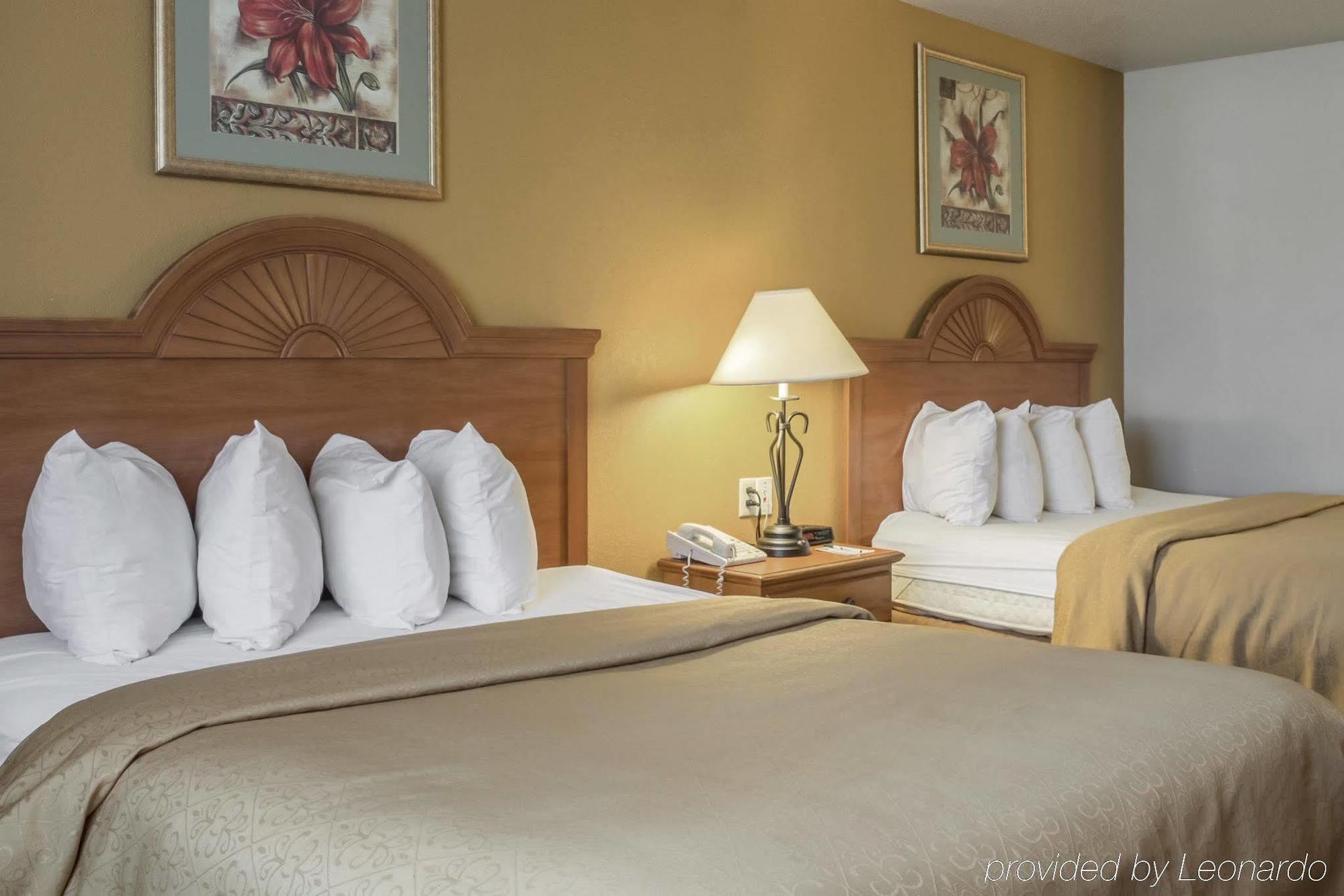 Quality Inn Huron Esterno foto