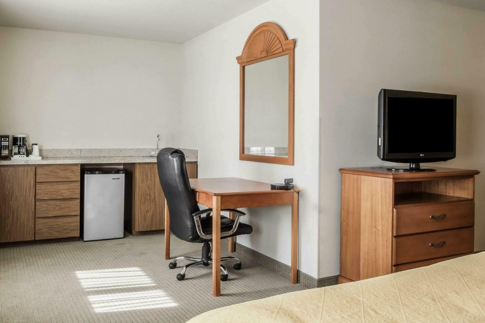 Quality Inn Huron Esterno foto