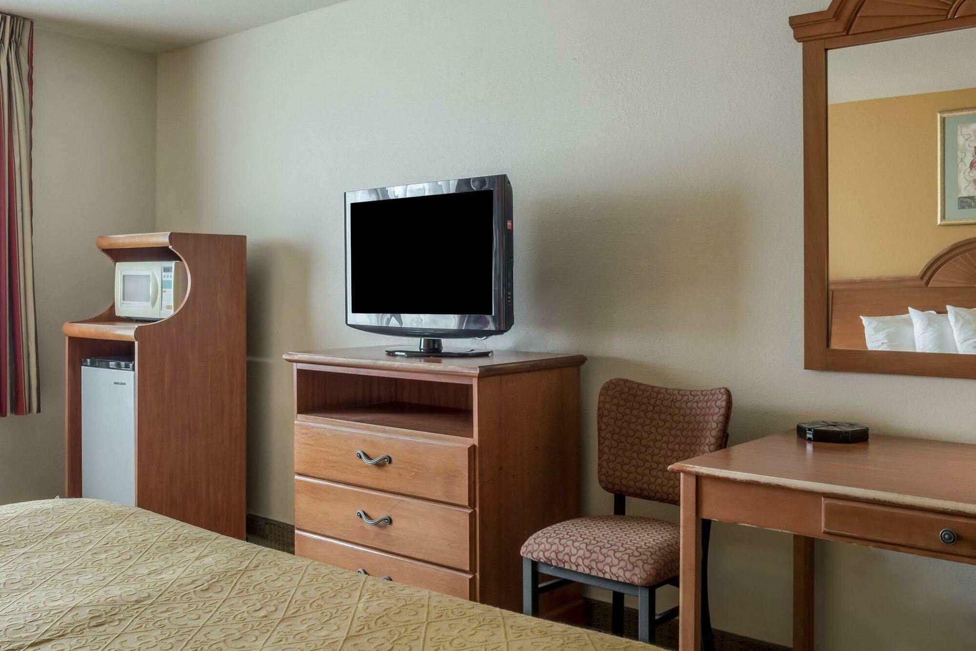 Quality Inn Huron Esterno foto