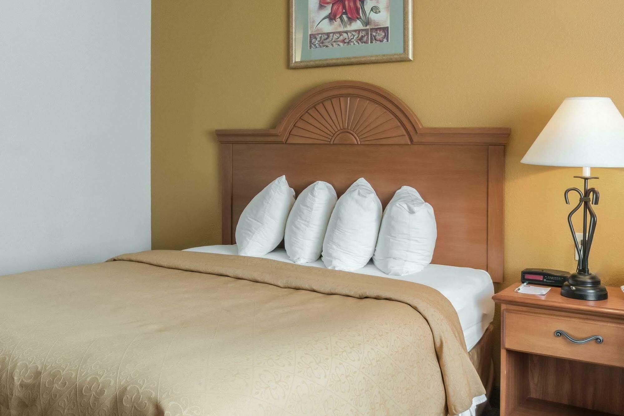 Quality Inn Huron Esterno foto